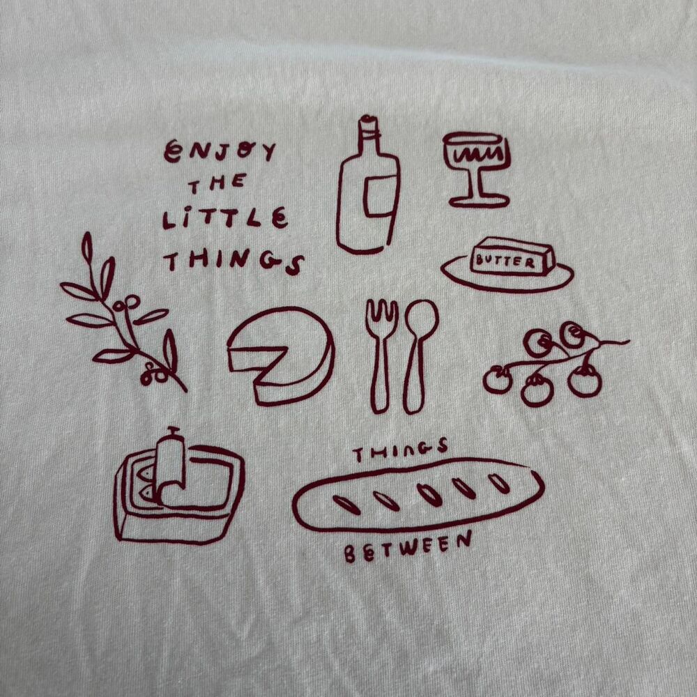 DILLARDS Italian Minimalist M Enjoy The Little Things Women's Cream Red T Shirt